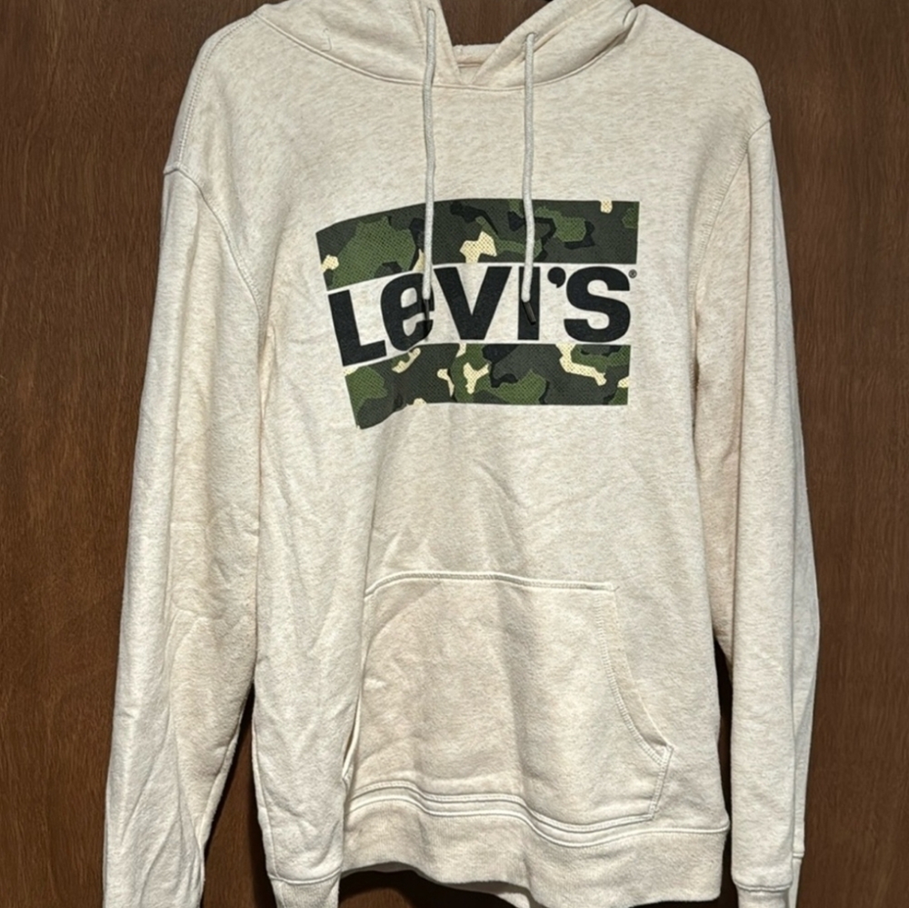 Levi's Camo Hoodie (Medium)
